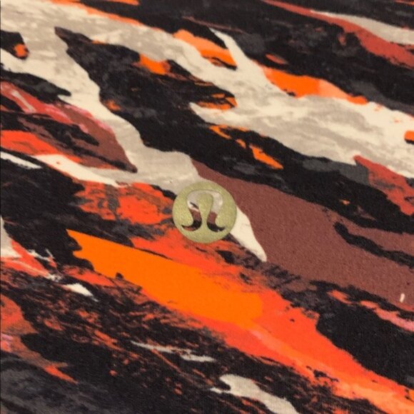 lululemon athletica Align Lunar New Year Pattern Leggings w/gold logo Size 8 EUC - Picture 6 of 7